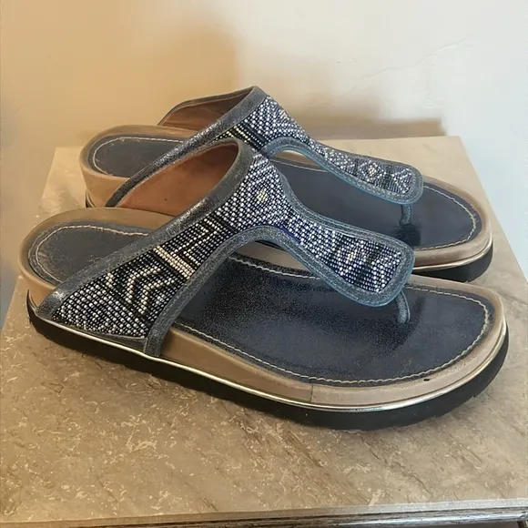 Donald J. Pliner Blue/Blue Aztec Beading/BrushedMetallic Sandals in size 8M