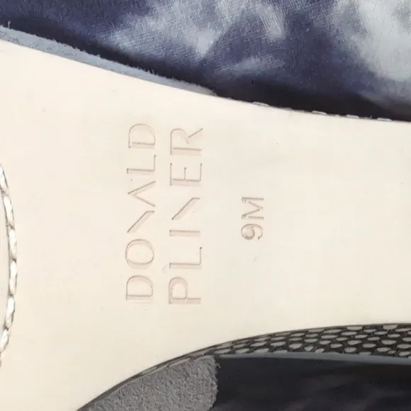 Donald J. Pliner Gray Sandals with Crisscross Straps