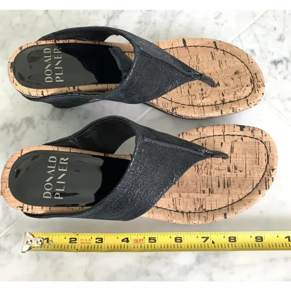 DONALD J PLINER HP Goody Cork Wedge Sandal 8 Black Leather NWOB *RUNS Narrow