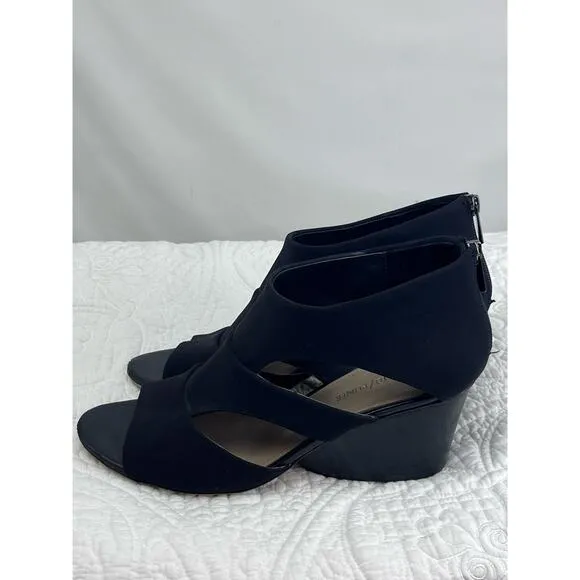 Donald J Pliner Womens 10 Black Wedge Heel Sandals Dressy Vacation Business