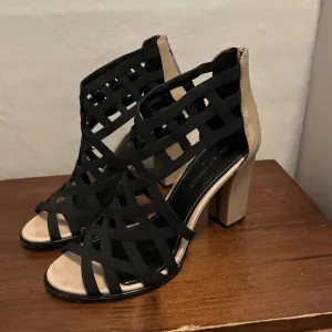 DONALD PLINER Black &amp; Tan Sandals 4” Block Heel . Zip Back Sz 8.5 Formal Patent