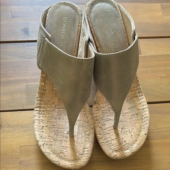 Donald Pliner Malone Sandals 8.5