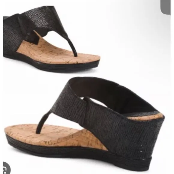 Donald Pliner Wedge Sandal Size 7 Leather Upper Cork Black NWOB