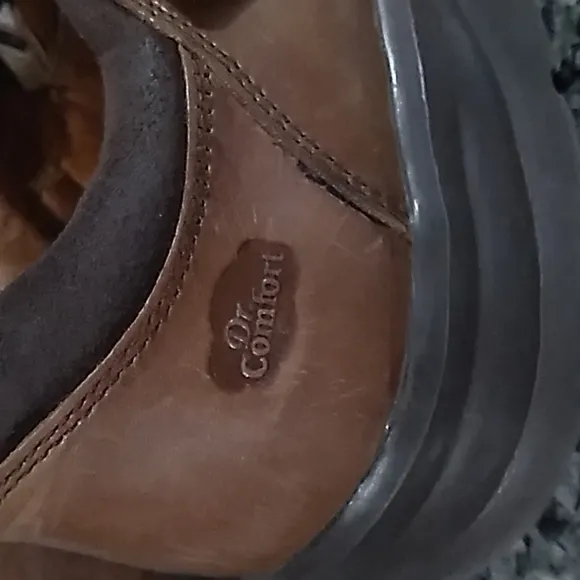 Dr. Comfort Brown Leather Casual Sandals. Size 9 Wide
