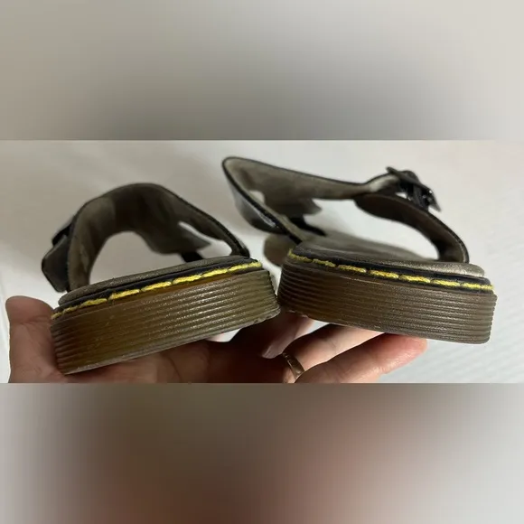 Dr Doc Martens &quot;Doria&quot; Black Patent Leather flip flop slip on Cushion Sandals 10