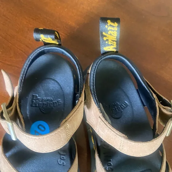Dr Martens sandals womens 10 Tan Airwair with bouncing soles Gladiator Style