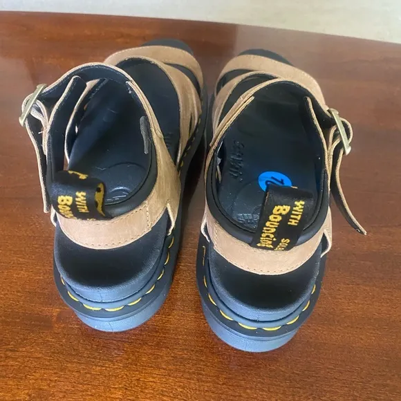 Dr Martens sandals womens 10 Tan Airwair with bouncing soles Gladiator Style