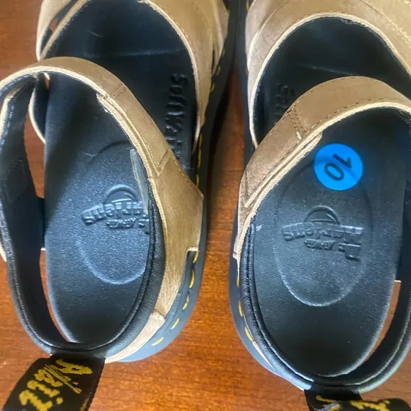 Dr Martens sandals womens 10 Tan Airwair with bouncing soles Gladiator Style