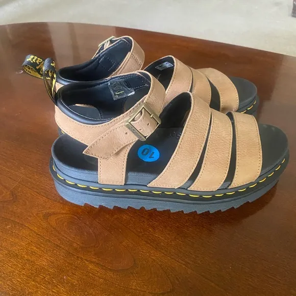 Dr Martens sandals womens 10 Tan Airwair with bouncing soles Gladiator Style
