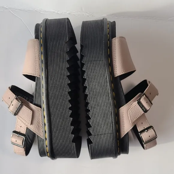 Dr. Martens Voss Quad Leather Taupe Tan Platform Sandals Size 9