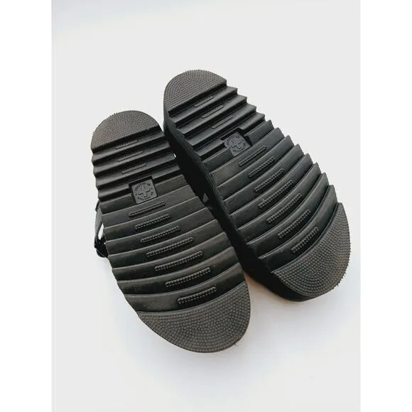 Dr Martens Voss Quad Platform Black Hydro Leather Sandals for Women Sz 6