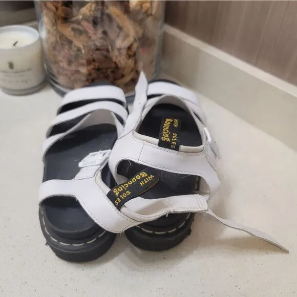DR. MARTENS BLAIRE WHITE LEATHER STRAP SANDALS Sz 6