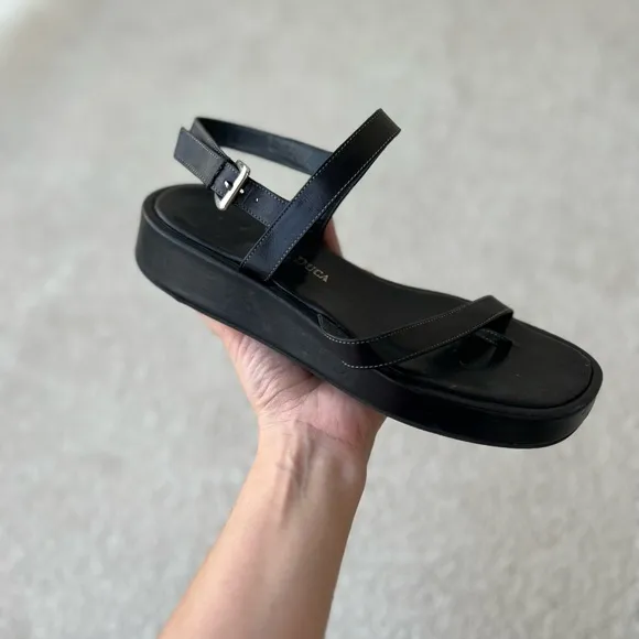 Duccio del duca black sandals size 6.5
