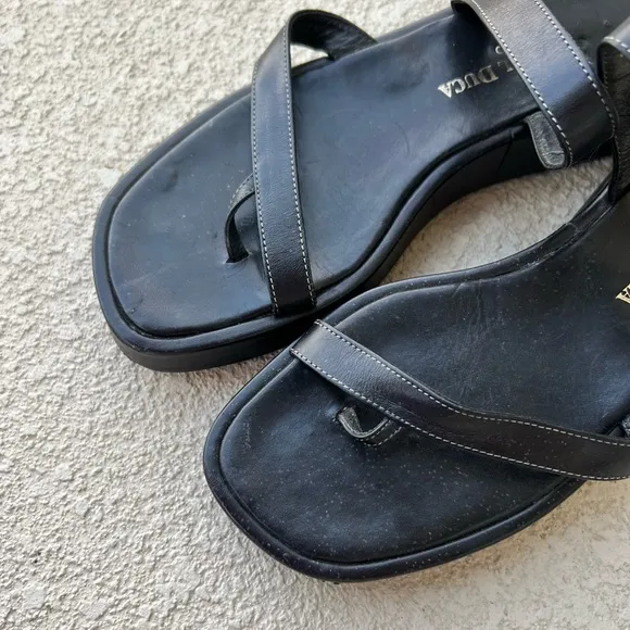 Duccio del duca black sandals size 6.5