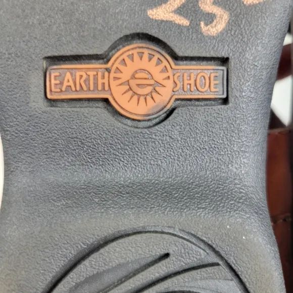 Earth Shoe Harlen Fisherman Sandals Brown Leather Size 7.5 Gelron 2000