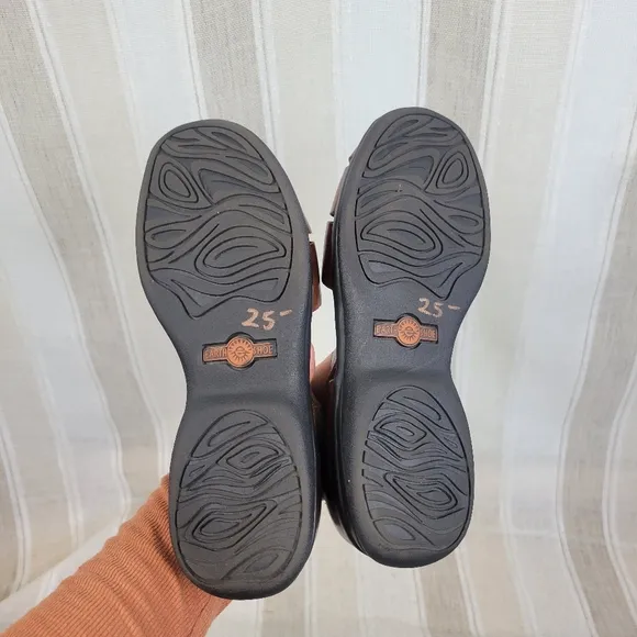 Earth Shoe Harlen Fisherman Sandals Brown Leather Size 7.5 Gelron 2000
