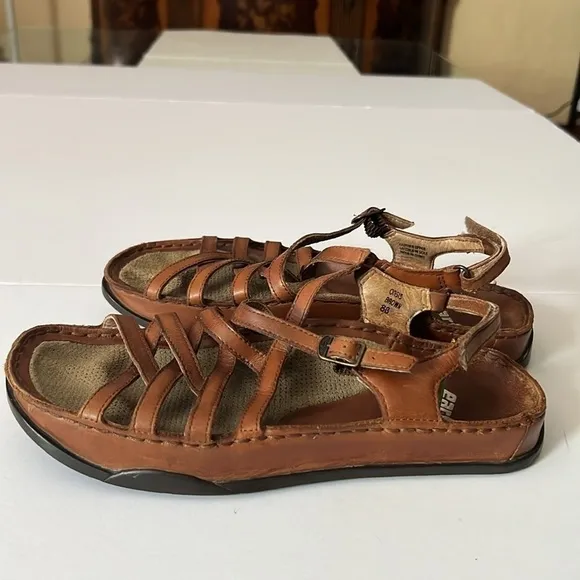 EARTH Womens Brown Leather Oasis Sandal Strappy Adjustable Cushion 8B,(runs big)
