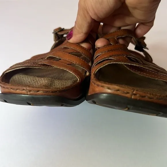 EARTH Womens Brown Leather Oasis Sandal Strappy Adjustable Cushion 8B,(runs big)