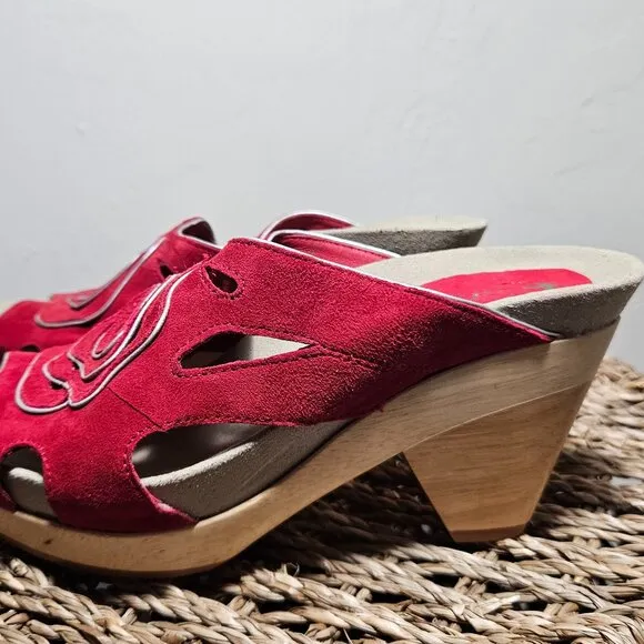 EARTHIES Red Sandals, Women's size 8