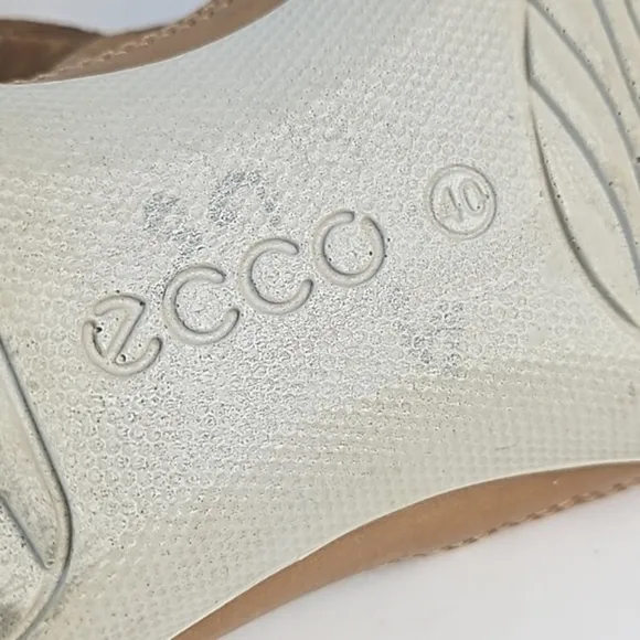 Ecco Flash Leather Tan Pink Burgundy T Strap Comfort Cushioned Flat Sandal Size