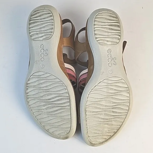 Ecco Flash Leather Tan Pink Burgundy T Strap Comfort Cushioned Flat Sandal Size