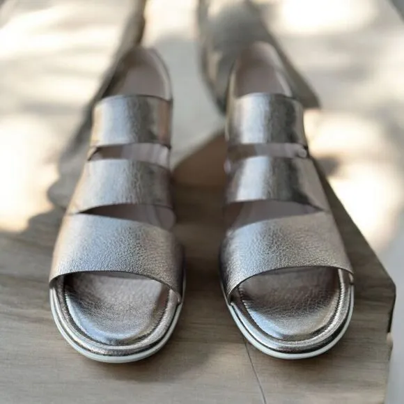 ECCO Shape Wedge Peep Toe Pebbled Leather Sandal Metallic 40