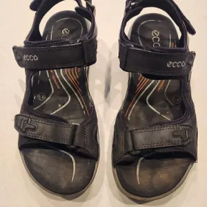 ECCO Yucatan hiking sandals. Size 43