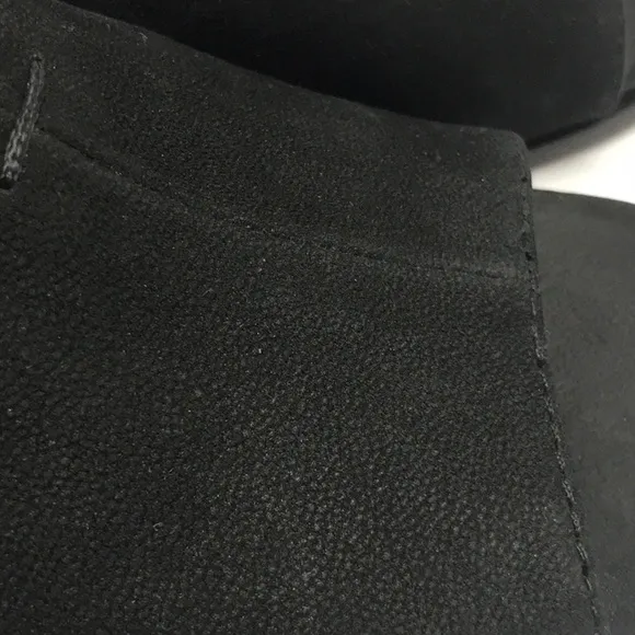 Eileen Fisher Katniss black leather open toe slides.