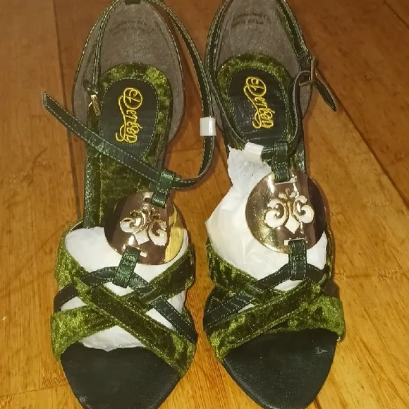 Elegant Green Velvet Women's Sandals