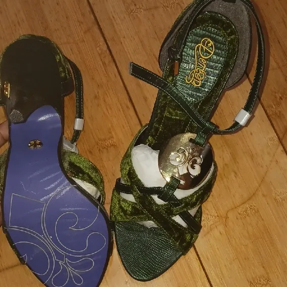 Elegant Green Velvet Women's Sandals