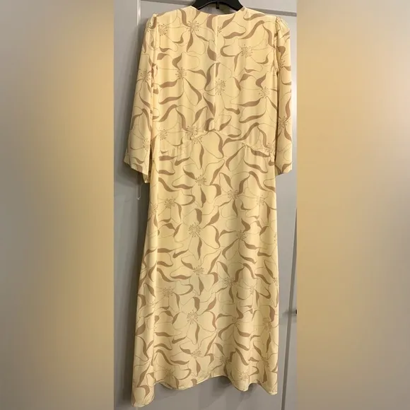 Equipment Femme Julianne 100% Silk Midi Dress Butter Yellow Brown Size small NWT