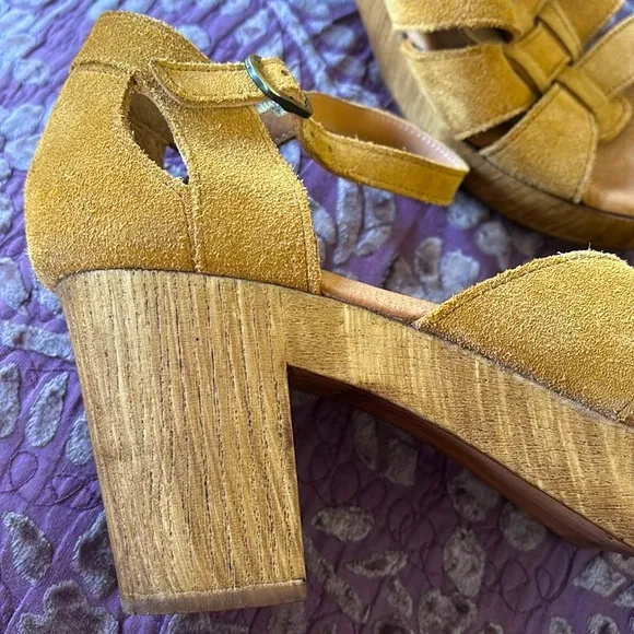 Eric Michael (41) Savy Sandals Mustard Brown Suede Chunky Heel &amp; Platform