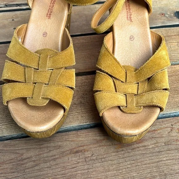 Eric Michael (41) Savy Sandals Mustard Brown Suede Chunky Heel &amp; Platform