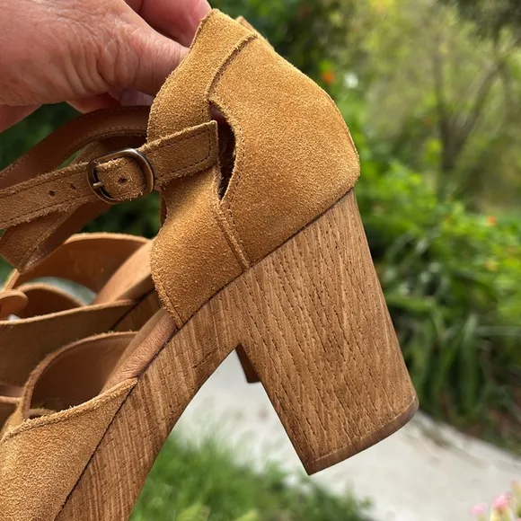 Eric Michael (41) Savy Sandals Mustard Brown Suede Chunky Heel &amp; Platform