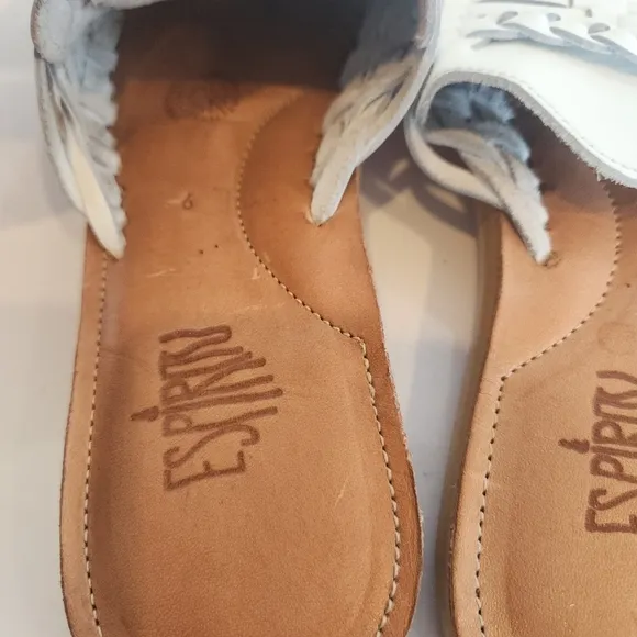 Espiritu Campo Slip On white leather sandals size 9