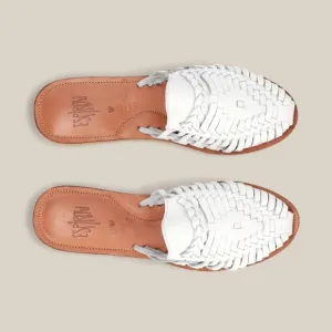 Espiritu Campo Slip On white leather sandals size 9