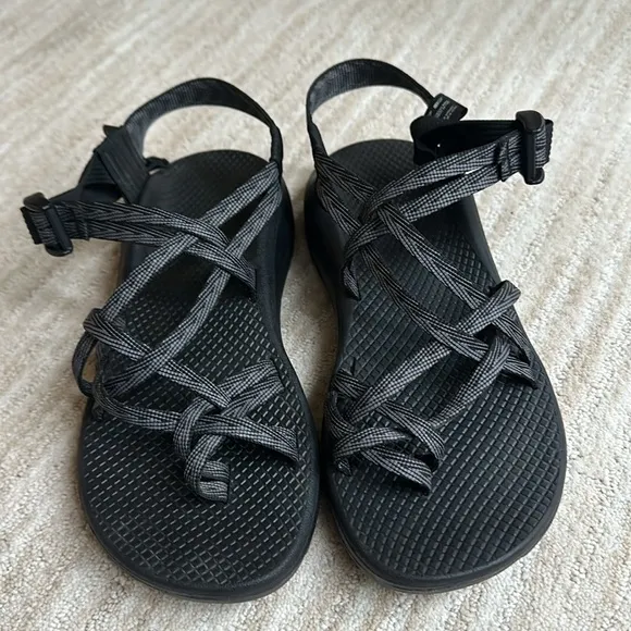 EUC Chaco Women's ZX/2 Cloud Sandal Limb Black - JCH108002 Size 9