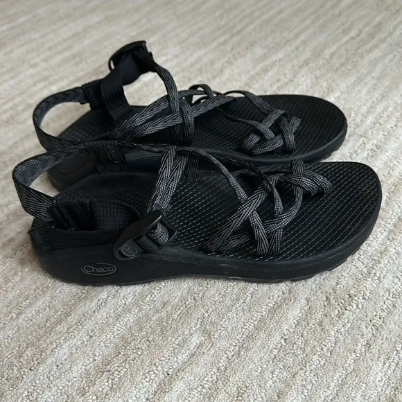 EUC Chaco Women's ZX/2 Cloud Sandal Limb Black - JCH108002 Size 9