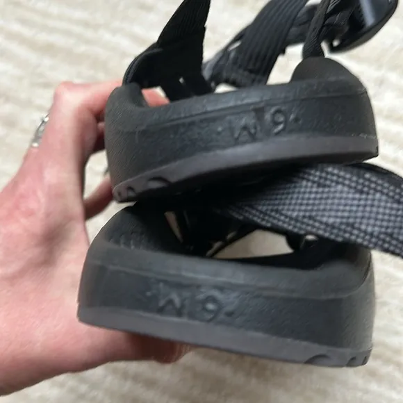 EUC Chaco Women's ZX/2 Cloud Sandal Limb Black - JCH108002 Size 9