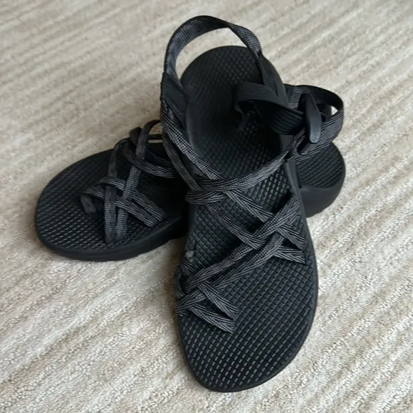EUC Chaco Women's ZX/2 Cloud Sandal Limb Black - JCH108002 Size 9