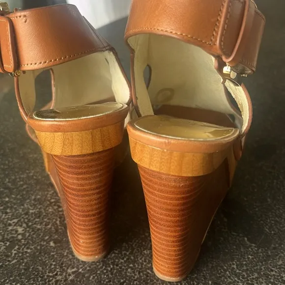 EUC Michael Kors, Josephine brown wedge, leather platform, sandals, size 5