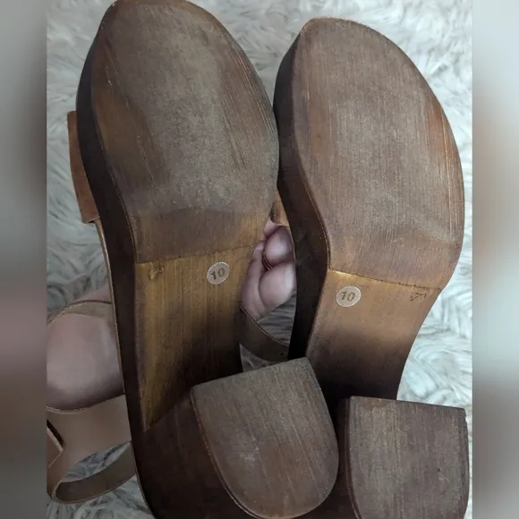 EUC RARE Seychelles Manila Heeled Sandal in Cognac Suede