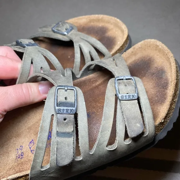 EUC Size 39 Birkenstock Granada Strappy Buckle Slip On Sandals