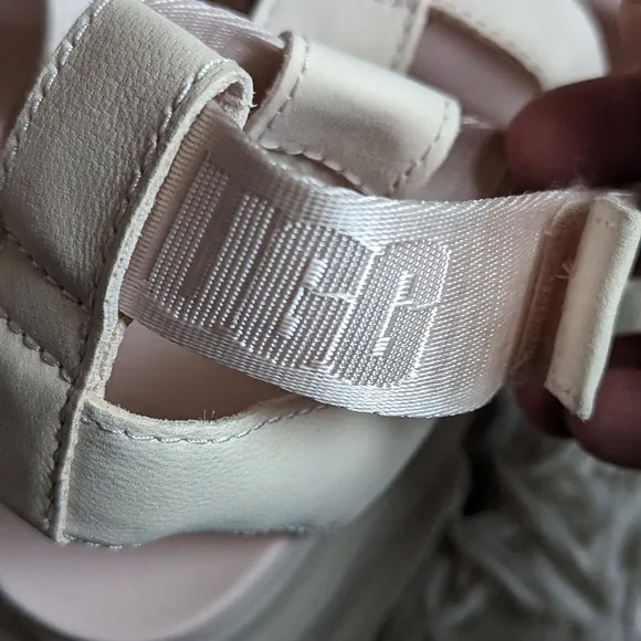 EUC UGG Ashton Strappy Sandal in Rosy Beige