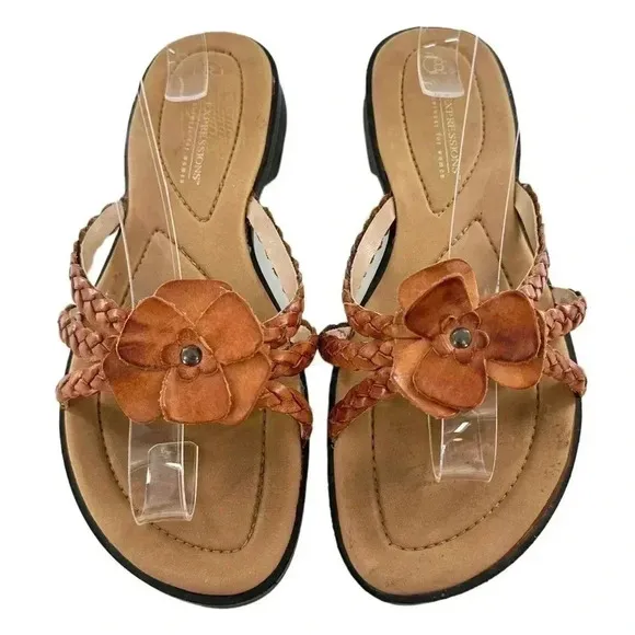 Expressions sandals size 8 tan leather floral braided 80s 90s slip on slides