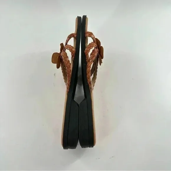 Expressions sandals size 8 tan leather floral braided 80s 90s slip on slides