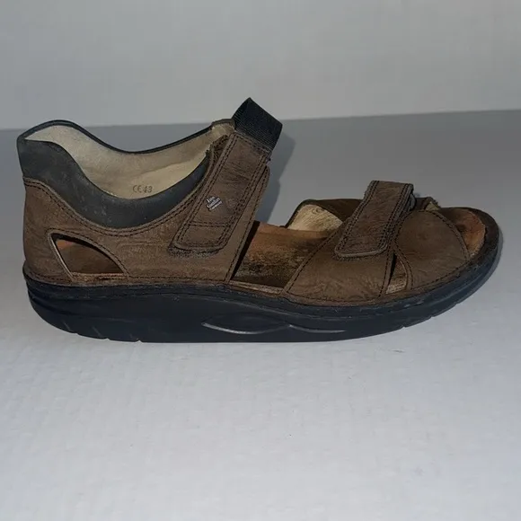 Finn Comfort Brown And Black Samara Sandals