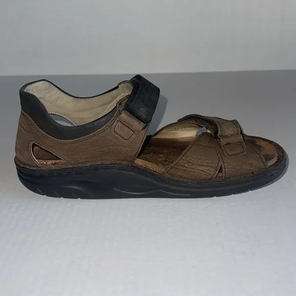 Finn Comfort Brown And Black Samara Sandals