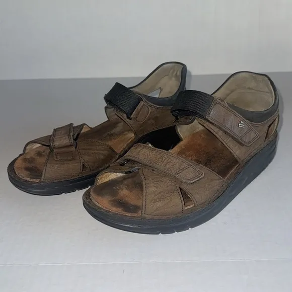 Finn Comfort Brown And Black Samara Sandals