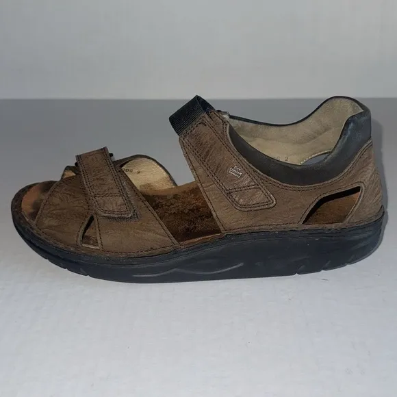 Finn Comfort Brown And Black Samara Sandals